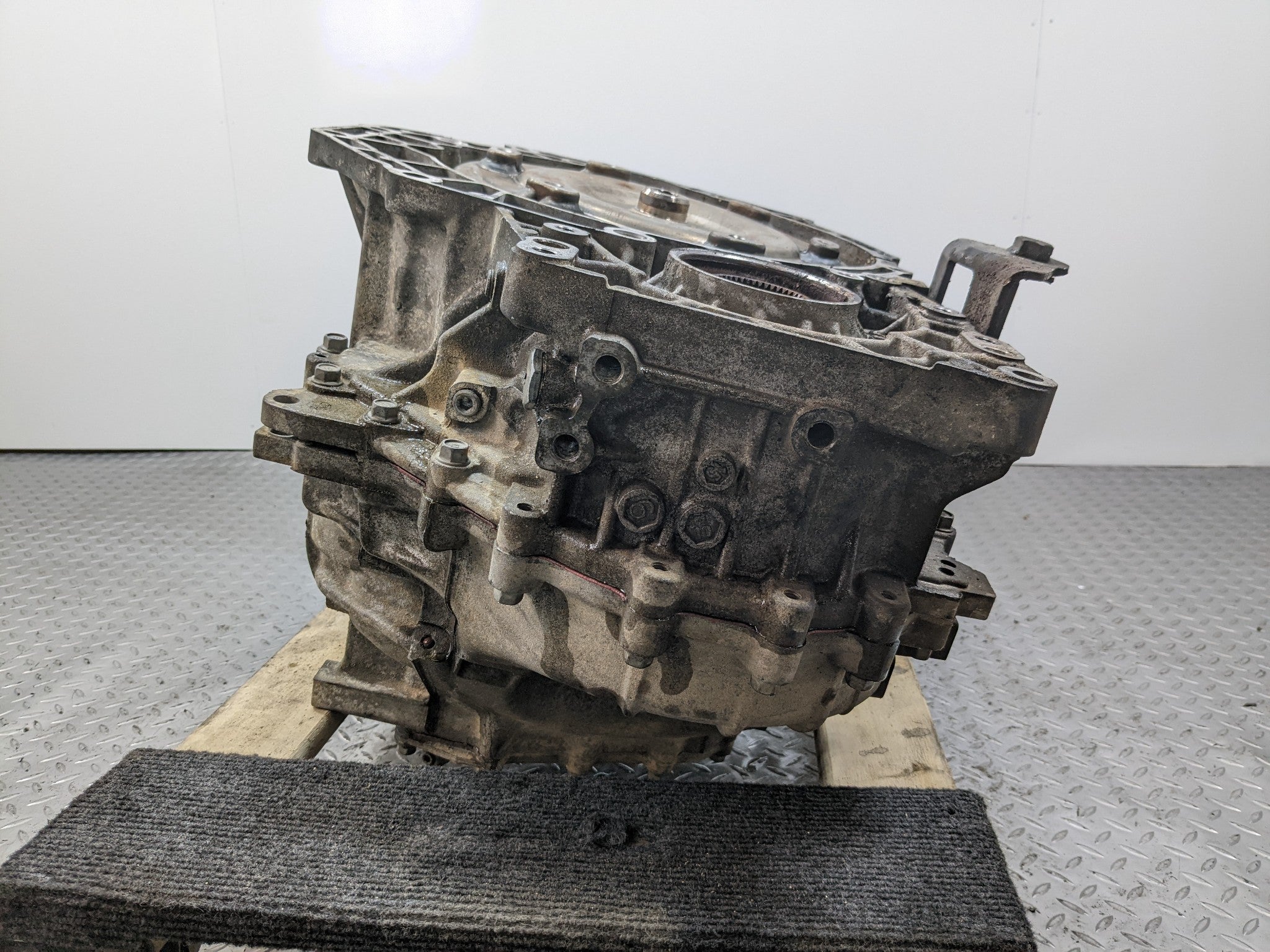 2013 - 2016 HYUNDAI SANTA FE OEM 3.3L SIX SPEED AUTOMATIC TRANSMISSION ASSEMBLY