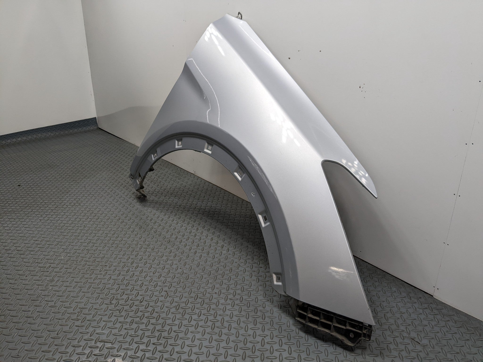 2013 - 2016 HYUNDAI SANTA FE OEM FENDER COVER PANEL FRONT RIGHT PASSENGER SIDE