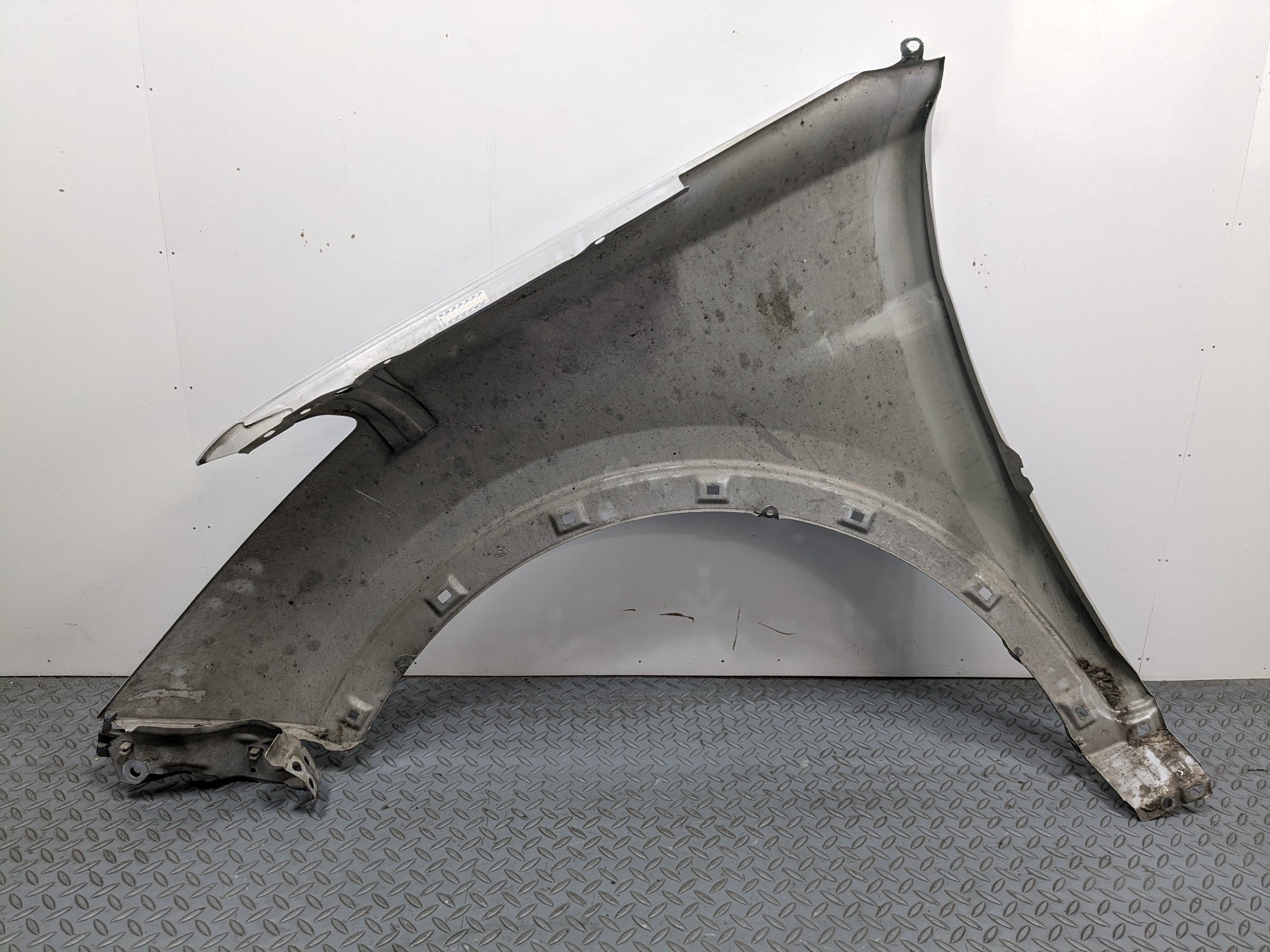 2013 - 2016 HYUNDAI SANTA FE OEM FENDER COVER PANEL FRONT RIGHT PASSENGER SIDE