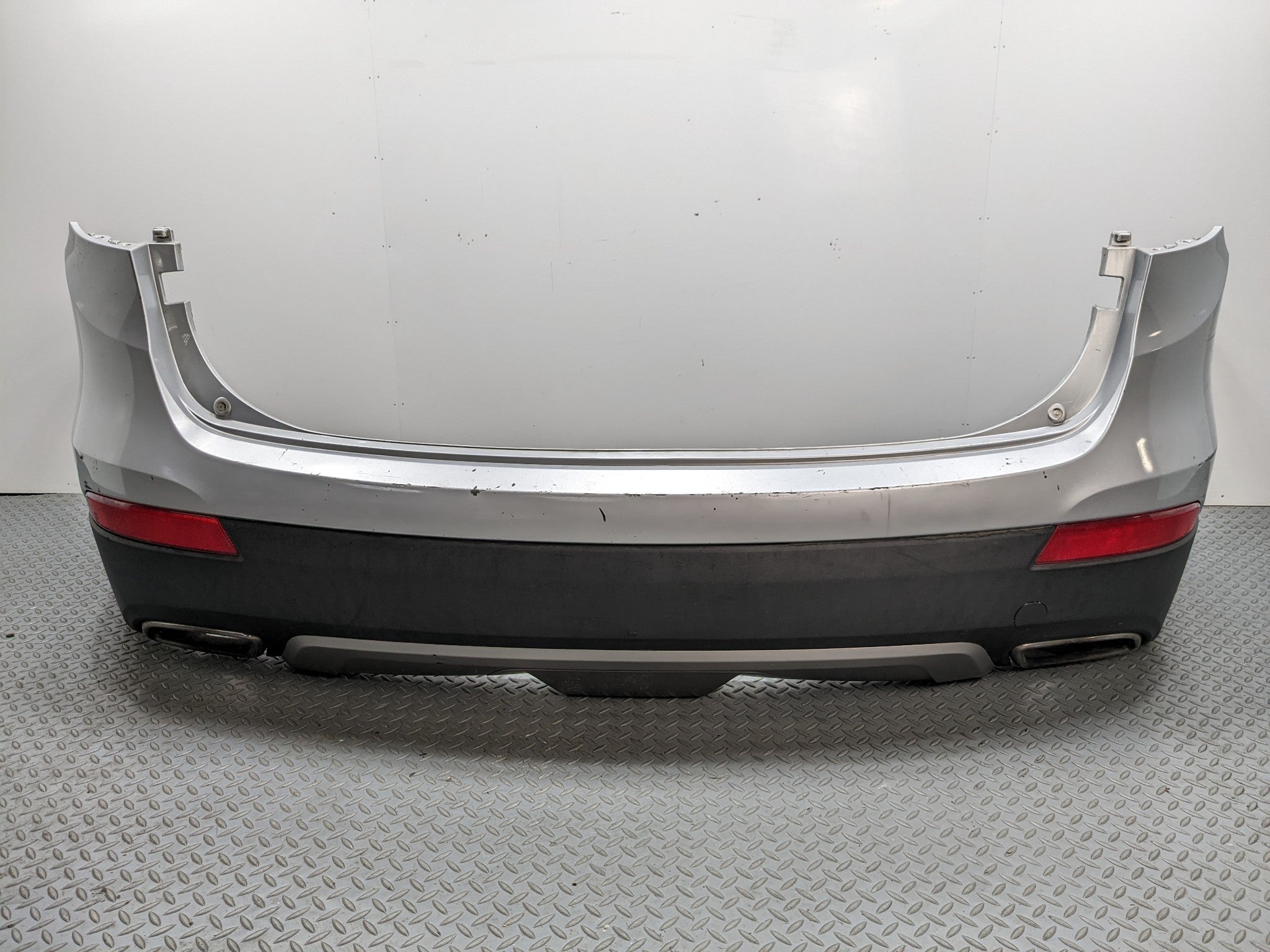 2013 - 2016 HYUNDAI SANTA FE OEM REAR BUMPER COVER PANEL ASSEMBLY CIRCUIT SILVER