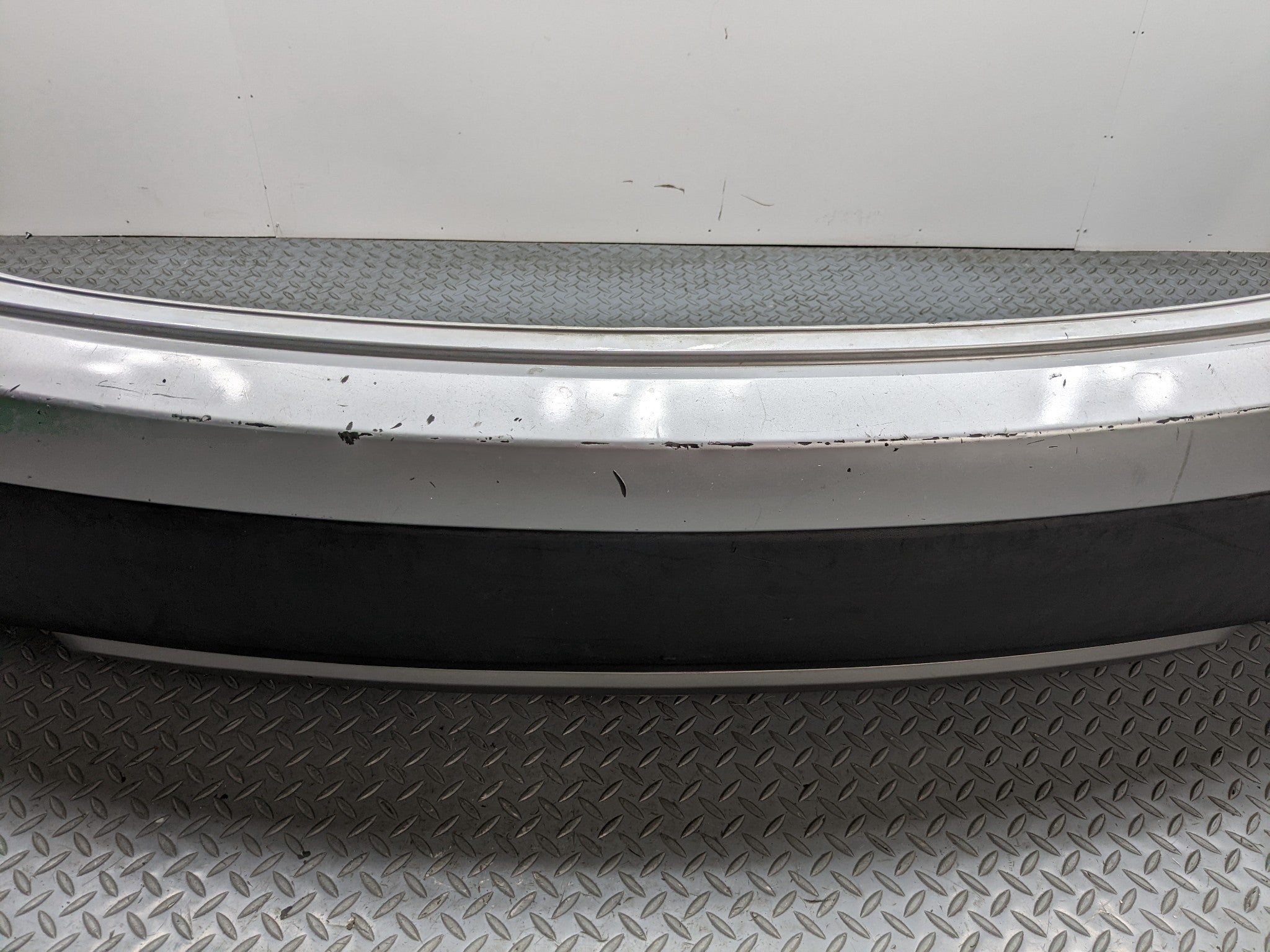 2013 - 2016 HYUNDAI SANTA FE OEM REAR BUMPER COVER PANEL ASSEMBLY CIRCUIT SILVER
