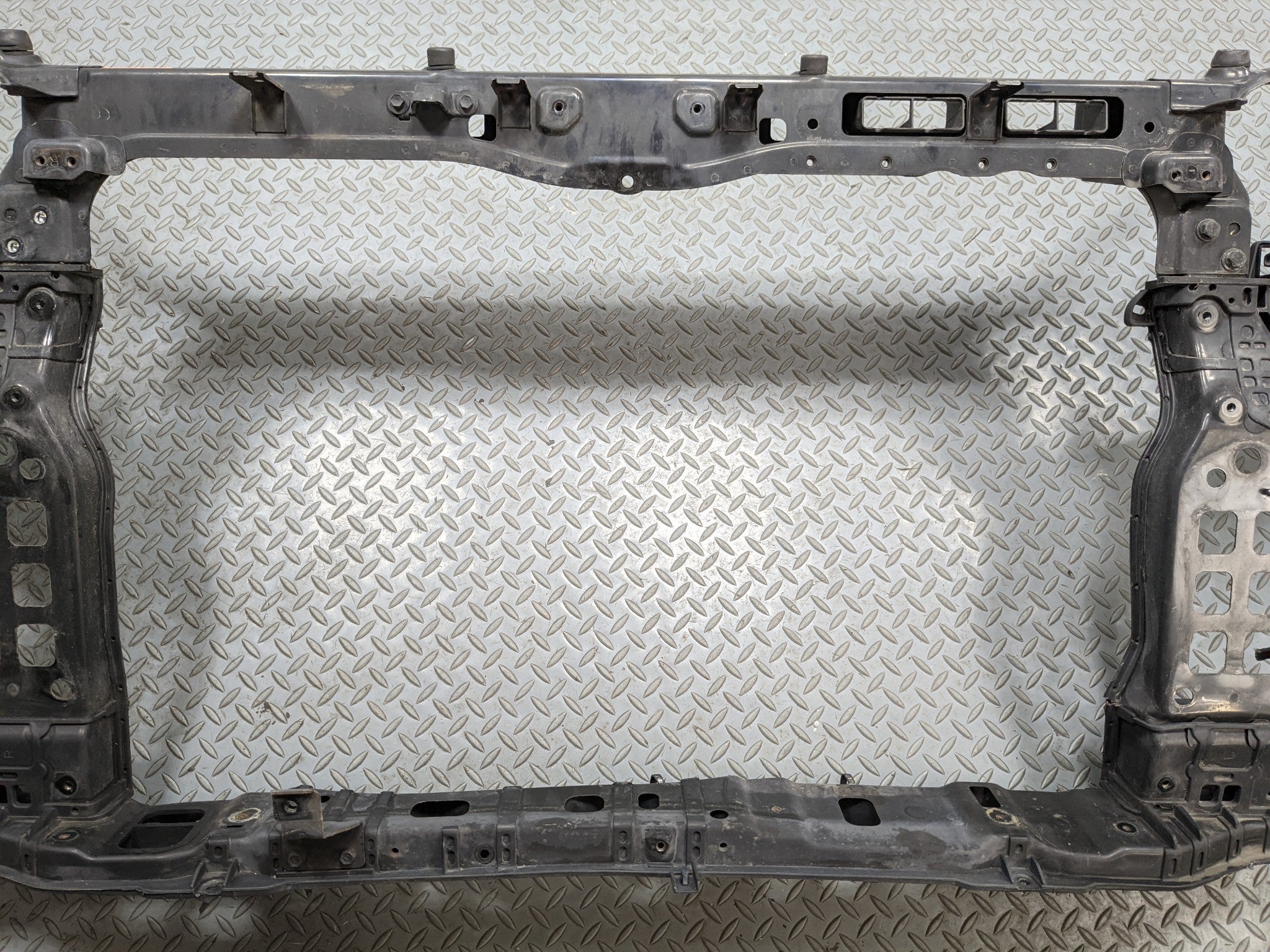 2013 - 2016 HYUNDAI SANTA FE OEM 3.3L LWB RADIATOR CORE SUPPORT ASSEMBLY