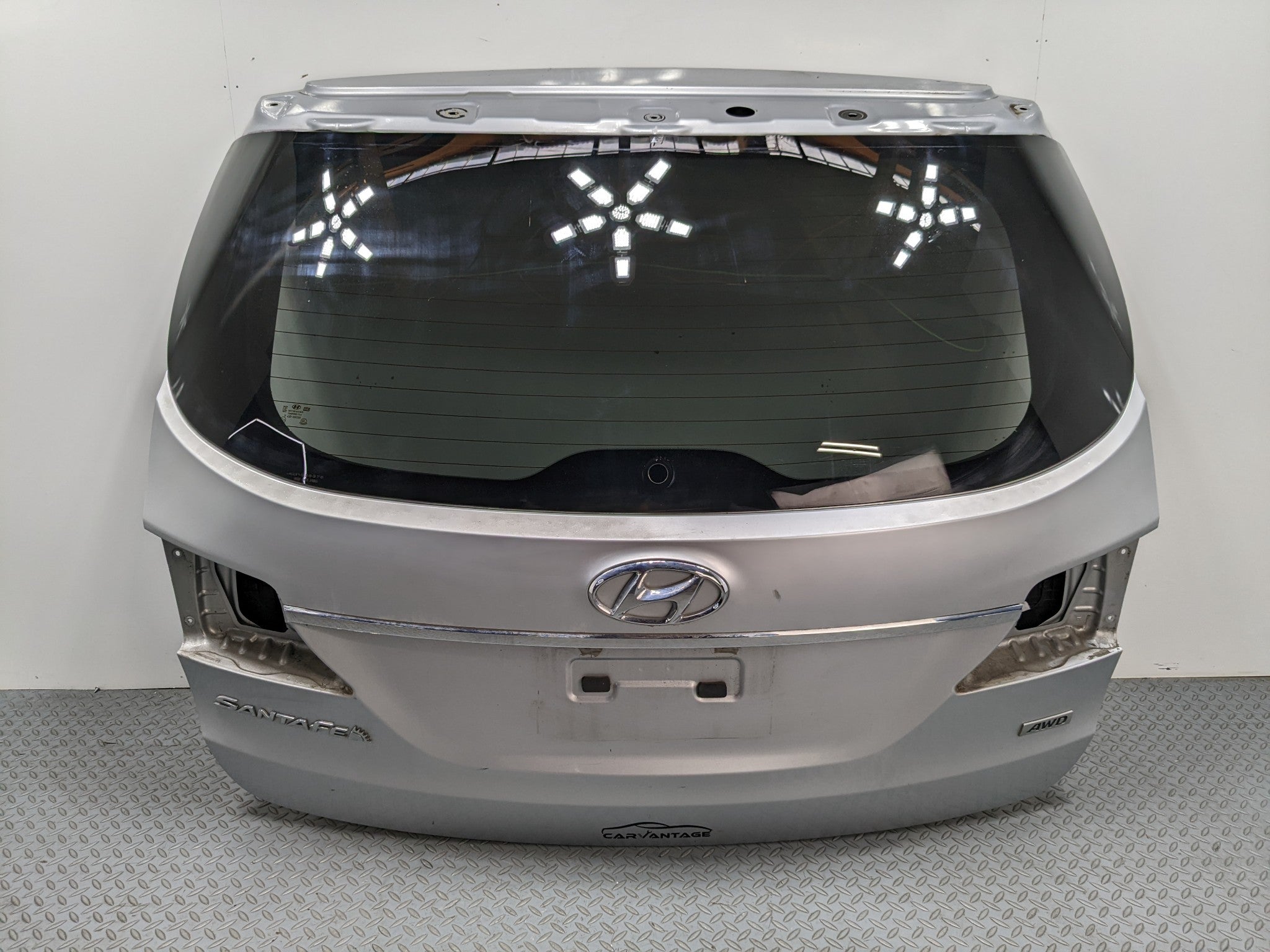2013 - 2016 HYUNDAI SANTA FE OEM LIFTGATE SHELL PANEL WITH GLASS CIRCUIT SILVER