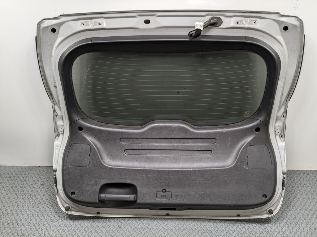 2013 - 2016 HYUNDAI SANTA FE OEM LIFTGATE SHELL PANEL WITH GLASS CIRCUIT SILVER