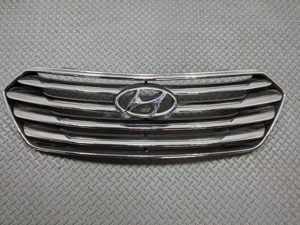 2013 - 2016 HYUNDAI SANTA FE OEM FRONT BUMPER CHROME GRILLE GRILL WITH EMBLEM