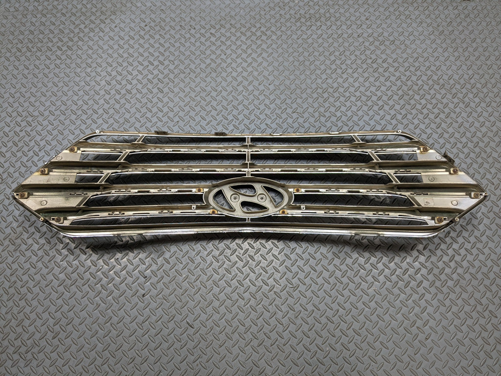 2013 - 2016 HYUNDAI SANTA FE OEM FRONT BUMPER CHROME GRILLE GRILL WITH EMBLEM