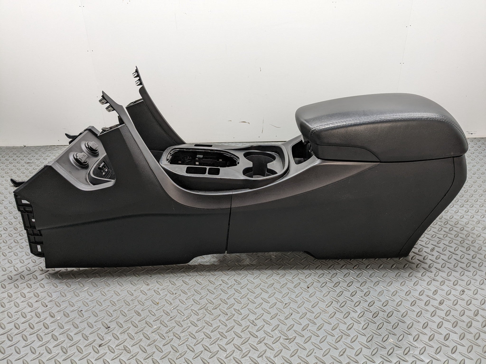 2013 - 2016 HYUNDAI SANTA FE OEM ARMREST FRONT CENTER CONSOLE STORAGE COMPARTMEN