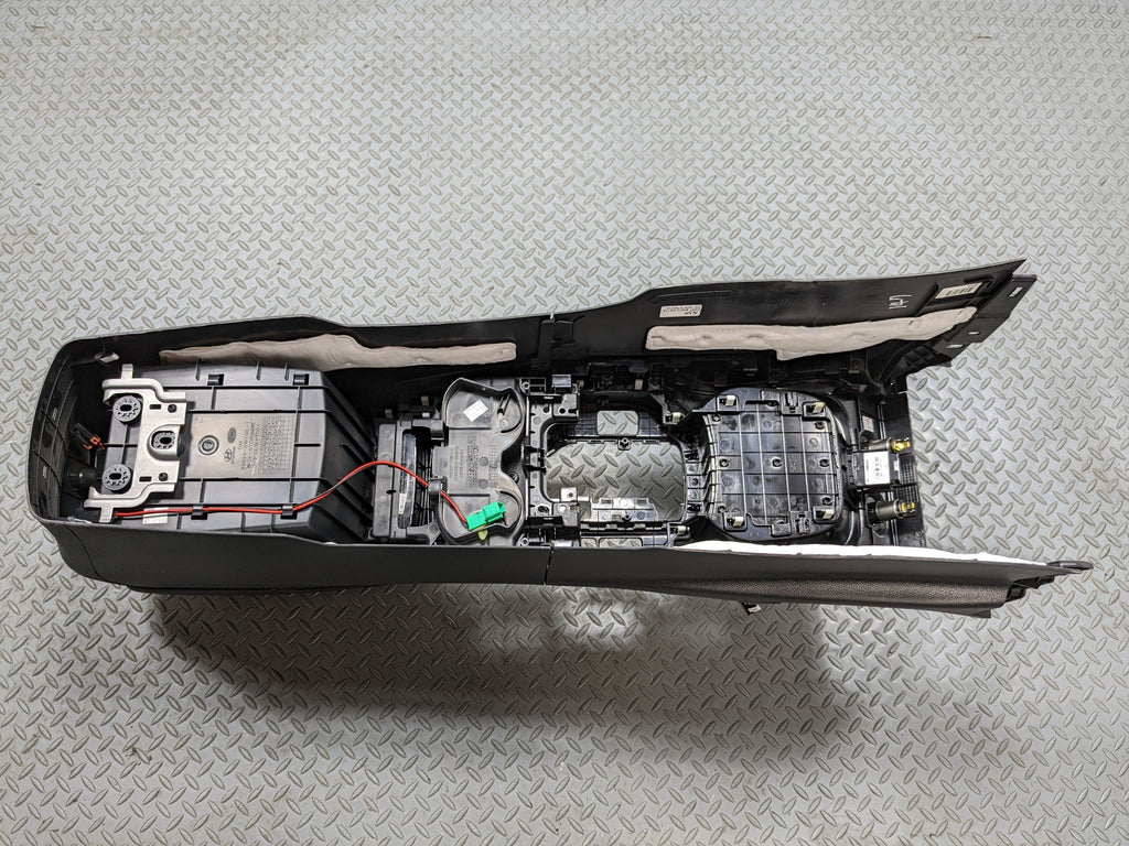2013 - 2016 HYUNDAI SANTA FE OEM ARMREST FRONT CENTER CONSOLE STORAGE COMPARTMEN