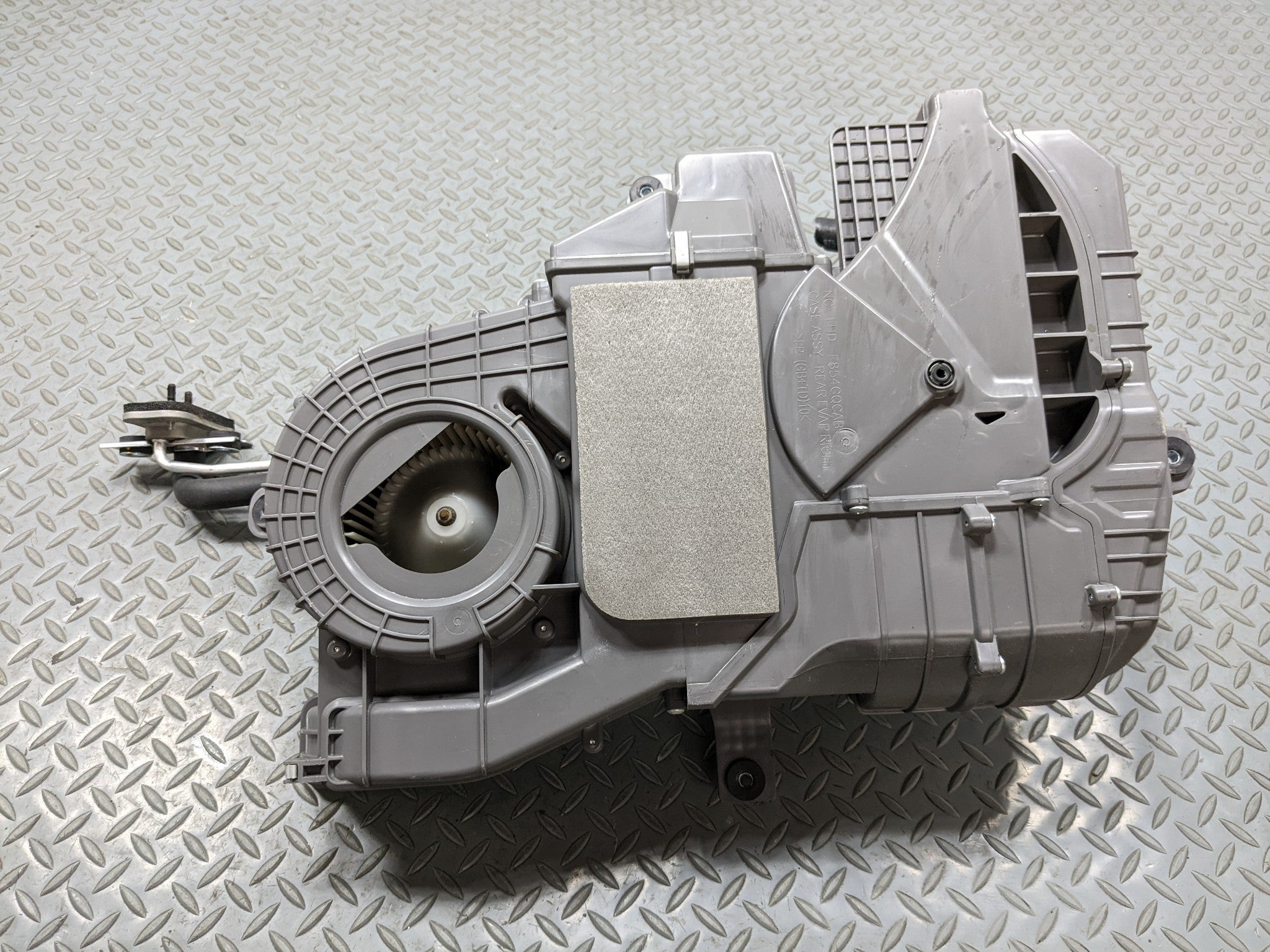 2013 - 2016 HYUNDAI SANTA FE OEM REAR HEATER EVAPORATOR BLOWER MOTOR HOUSING