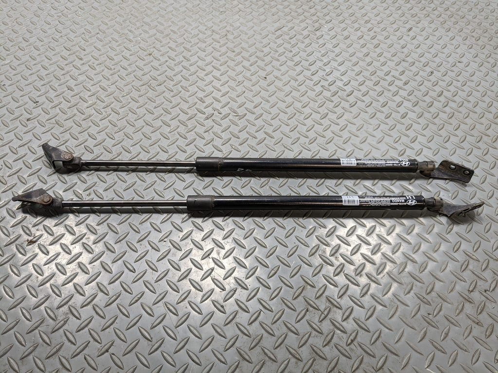 13 - 16 HYUNDAI SANTA FE OEM TAILGATE HATCH LIFT SUPPORT STRUT LH AND RH PAIR