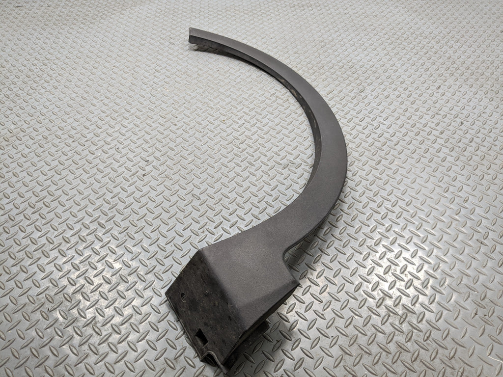 2013 - 2016 HYUNDAI SANTA FE OEM FENDER FLARE BODY MOLDING TRIM FRONT LEFT SIDE
