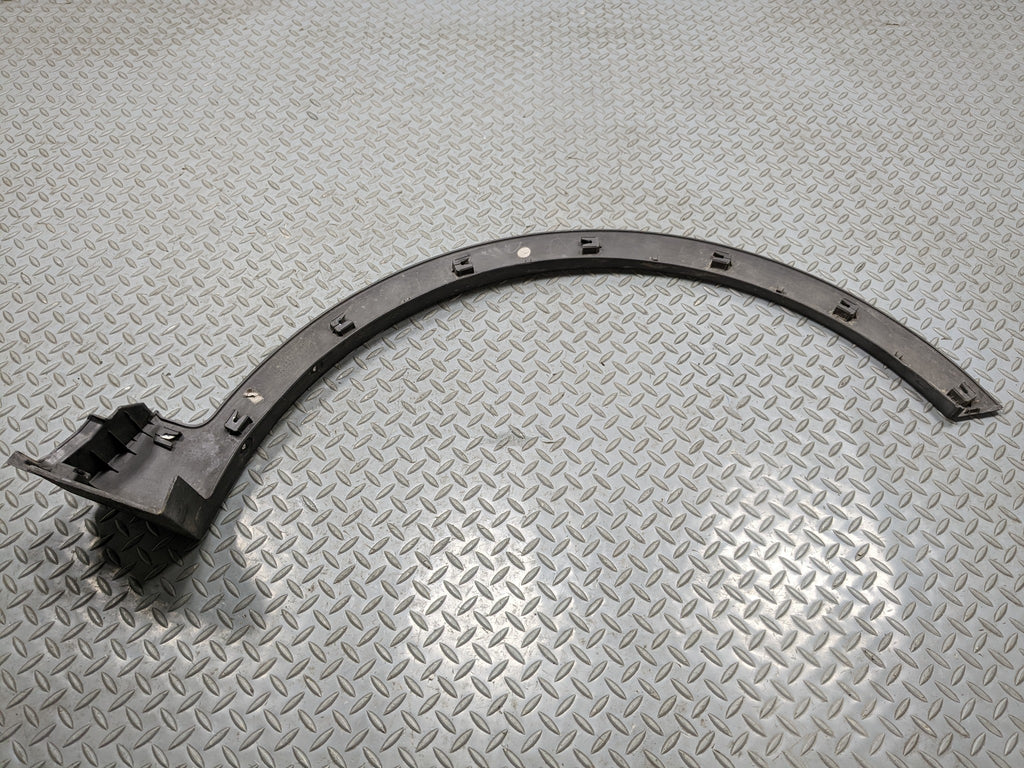 2013 - 2016 HYUNDAI SANTA FE OEM FENDER FLARE BODY MOLDING TRIM FRONT LEFT SIDE