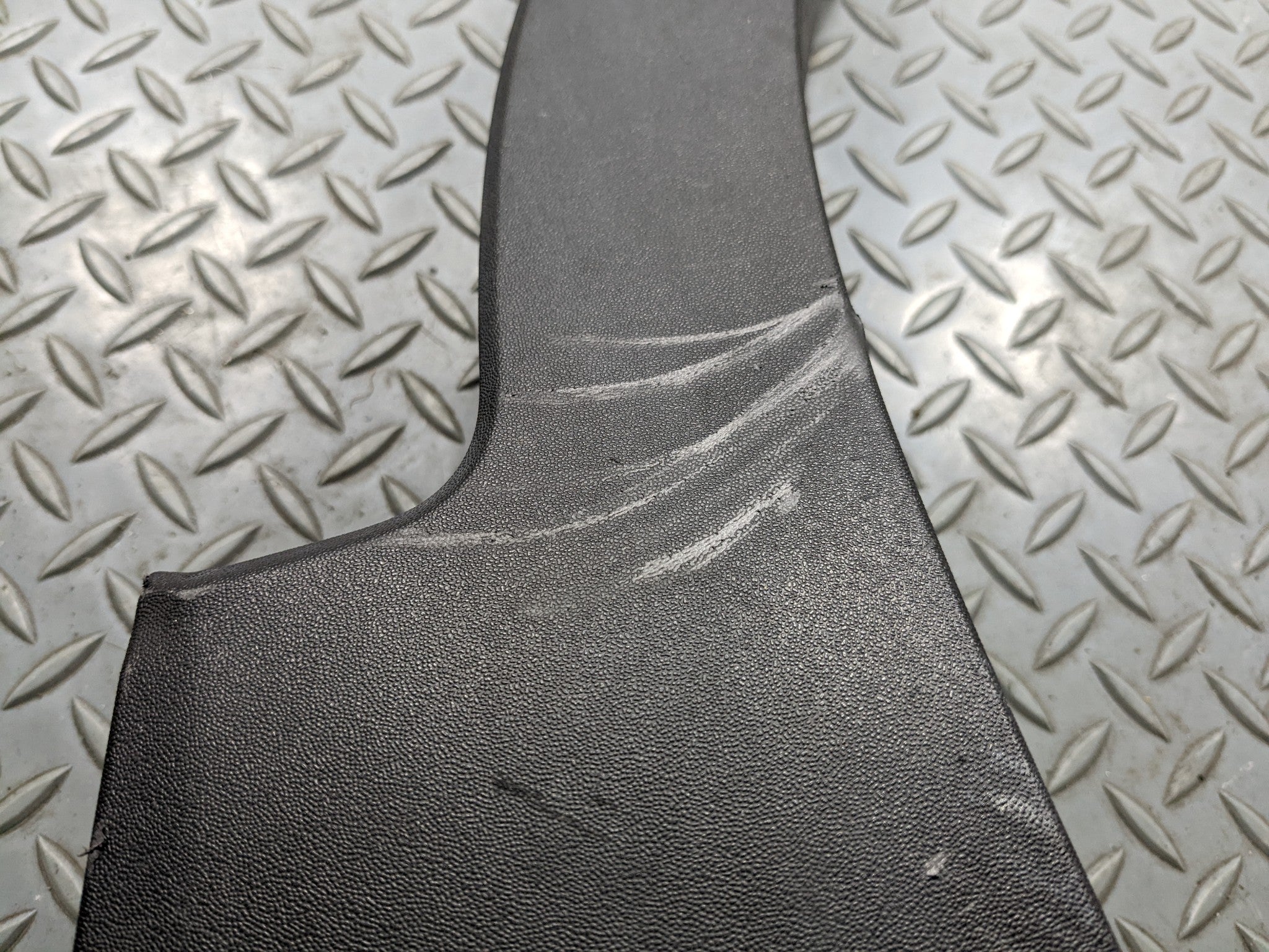 2013 - 2016 HYUNDAI SANTA FE OEM FENDER FLARE BODY MOLDING TRIM FRONT RIGHT SIDE