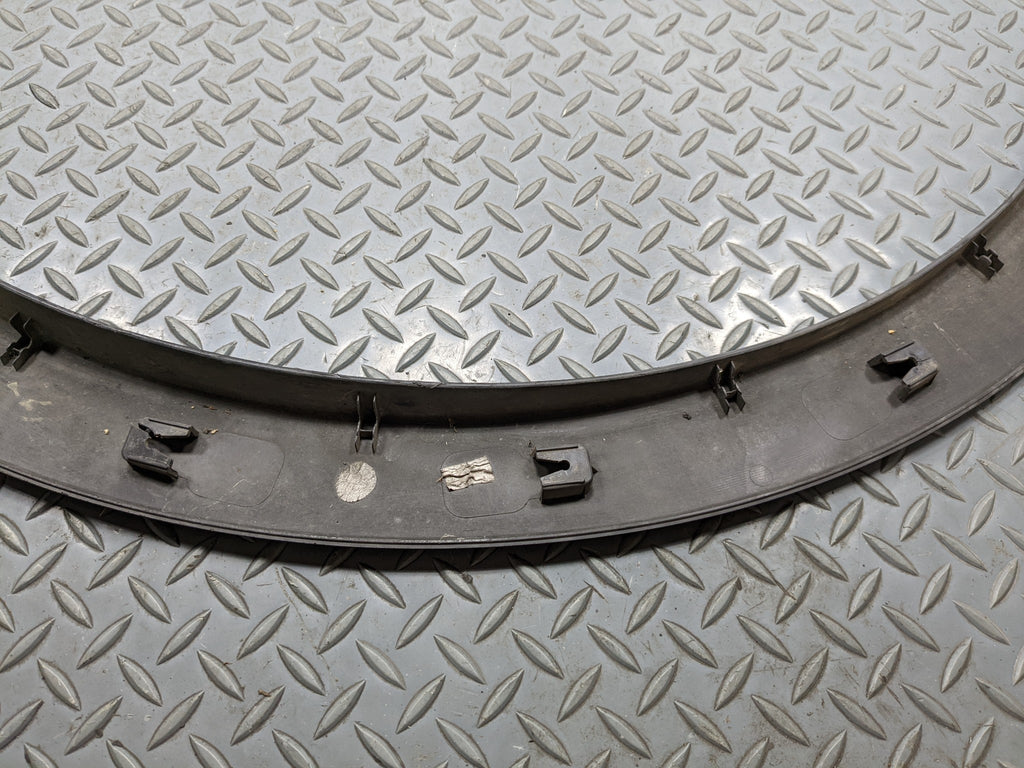 2013 - 2016 HYUNDAI SANTA FE OEM FENDER FLARE BODY MOLDING TRIM FRONT RIGHT SIDE