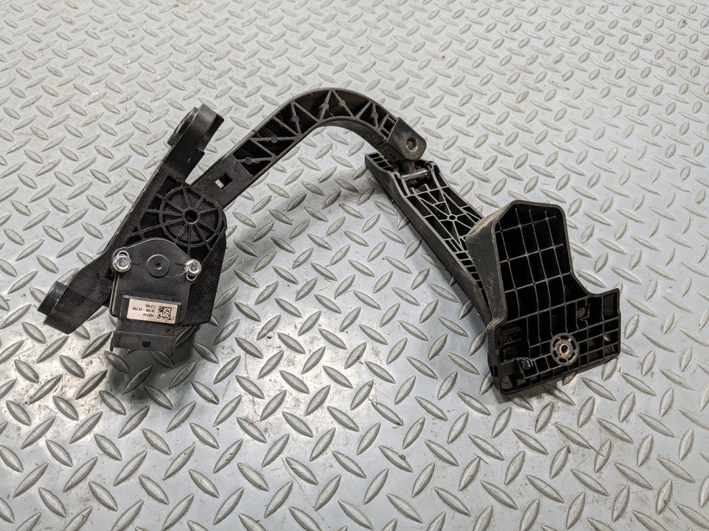 2013 - 2016 HYUNDAI SANTA FE OEM GAS THROTTLE ACCELERATOR PEDAL SENSOR BLACK