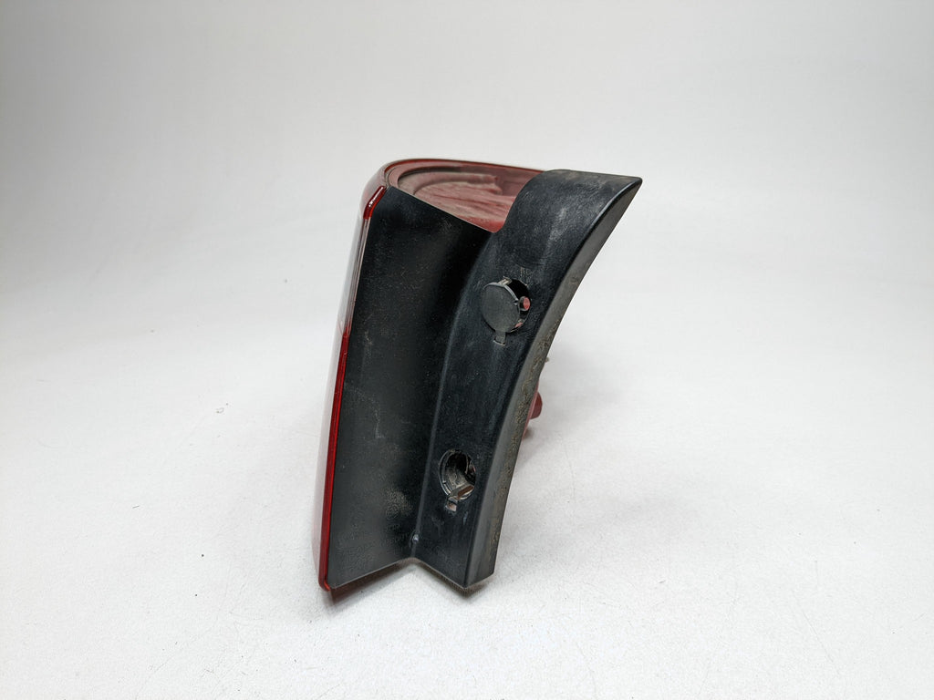 13 - 16 HYUNDAI SANTA FE OEM OUTER TAIL LIGHT QUARTER PANEL MOUNTED REAR LEFT