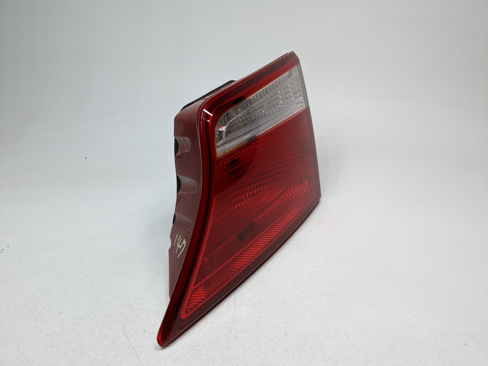 2013 - 2016 HYUNDAI SANTA FE OEM INNER TAIL LIGHT GATE MOUNTED REAR RIGHT SIDE