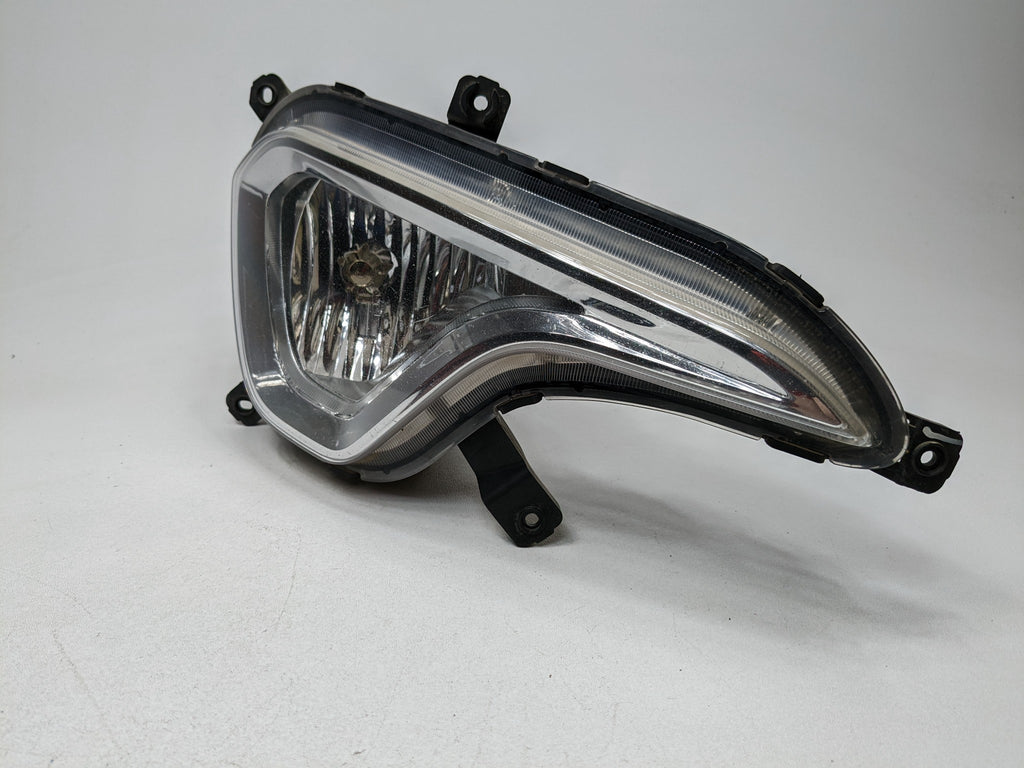 13 - 16 HYUNDAI SANTA FE OEM FOG LIGHT BUMPER MOUNTED FRONT RIGHT PASSENGER SIDE