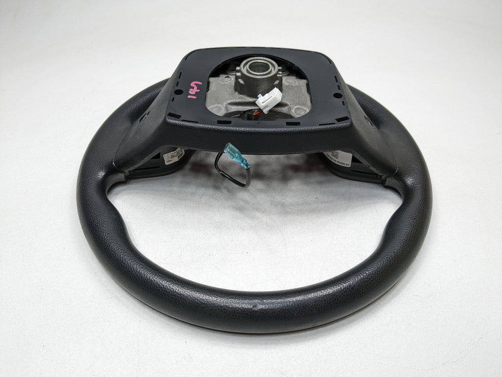 13 - 16 HYUNDAI SANTA FE OEM STEERING WHEEL WITH MULTIFUNCTIONAL CONTROL SWITCH