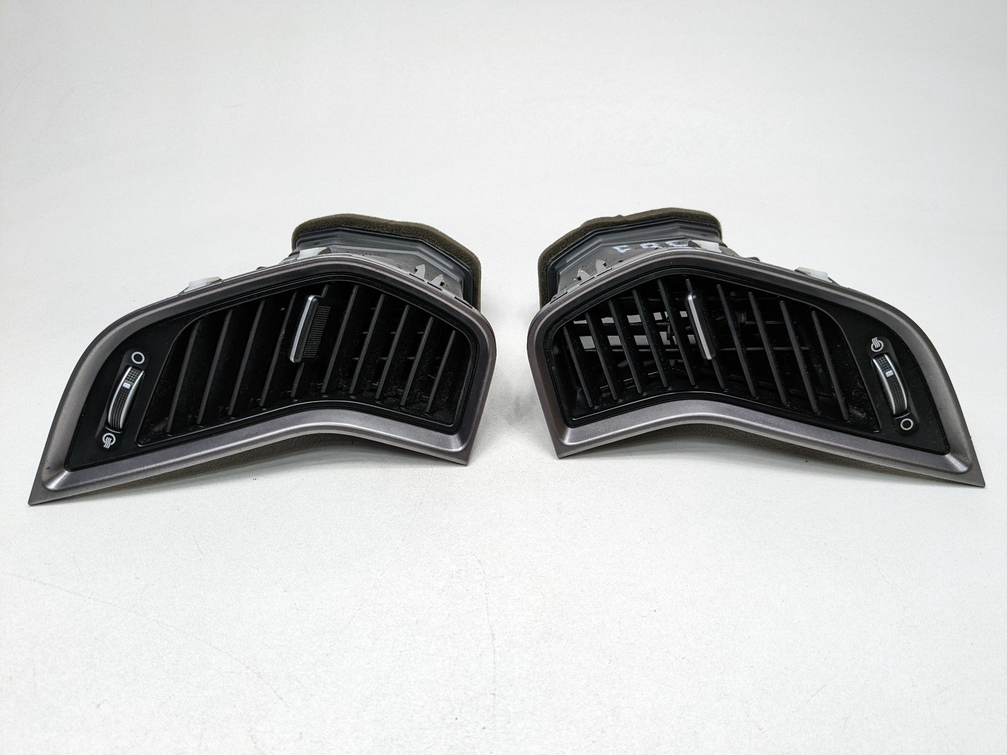 2013 - 2016 HYUNDAI SANTA FE OEM FRONT DASH LEFT AND RIGHT SIDE AC HEATER VENTS