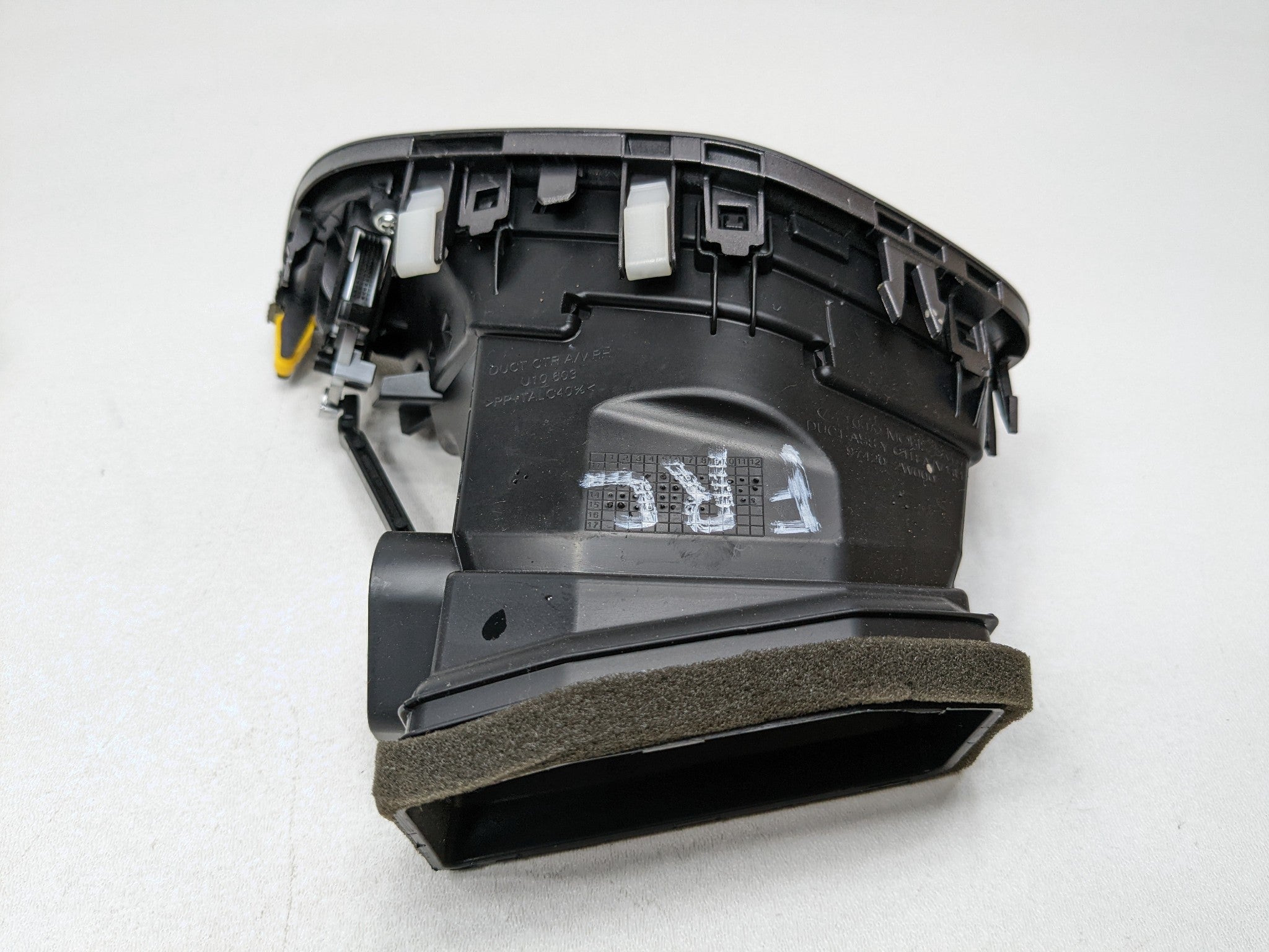2013 - 2016 HYUNDAI SANTA FE OEM FRONT DASH LEFT AND RIGHT SIDE AC HEATER VENTS