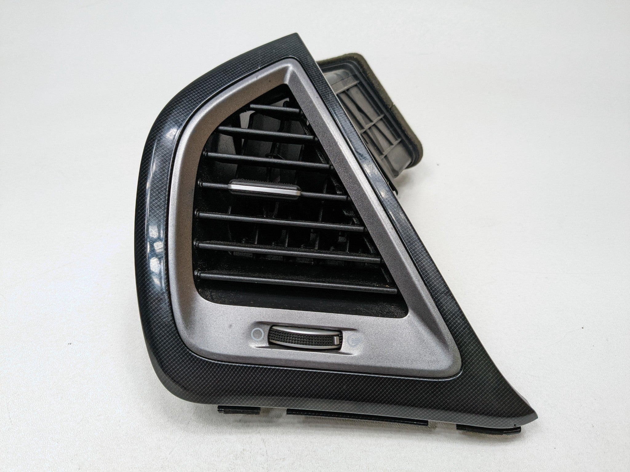 2013 - 2016 HYUNDAI SANTA FE OEM FRONT LEFT DRIVER SIDE AIR VENT BLACK