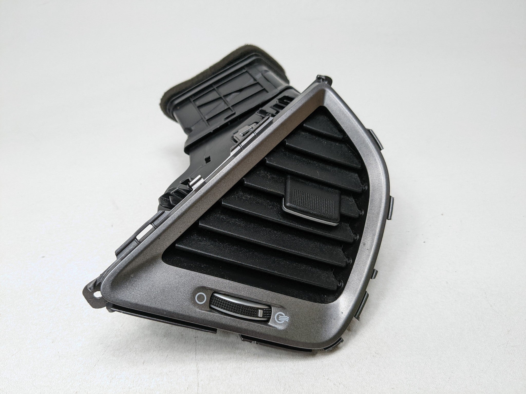 2013 - 2016 HYUNDAI SANTA FE OEM FRONT RIGHT PASSENGER SIDE AIR VENT BLACK