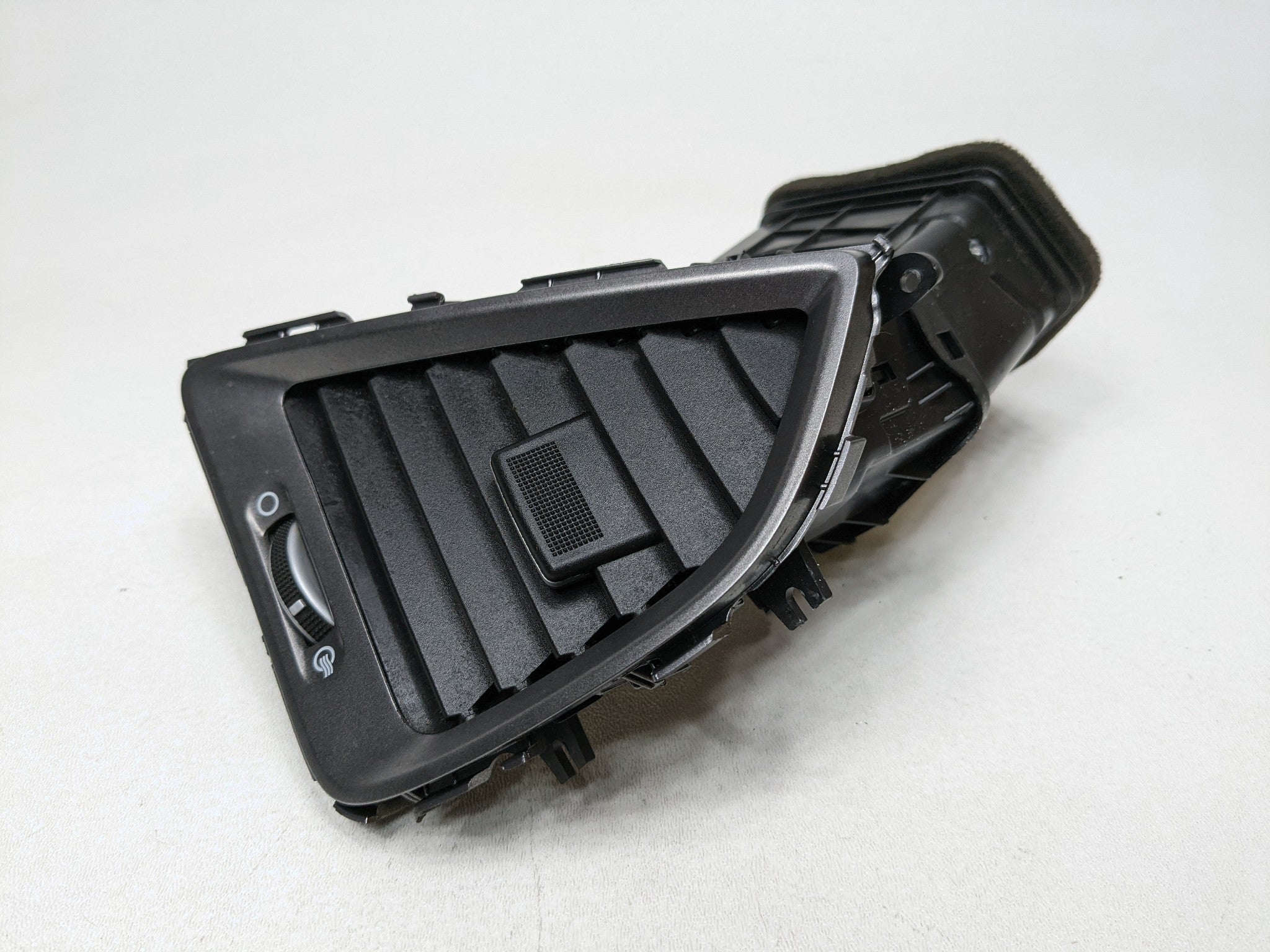 2013 - 2016 HYUNDAI SANTA FE OEM FRONT RIGHT PASSENGER SIDE AIR VENT BLACK