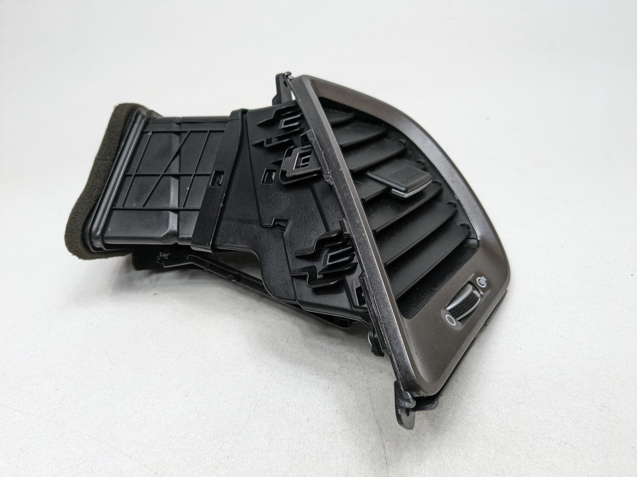 2013 - 2016 HYUNDAI SANTA FE OEM FRONT RIGHT PASSENGER SIDE AIR VENT BLACK