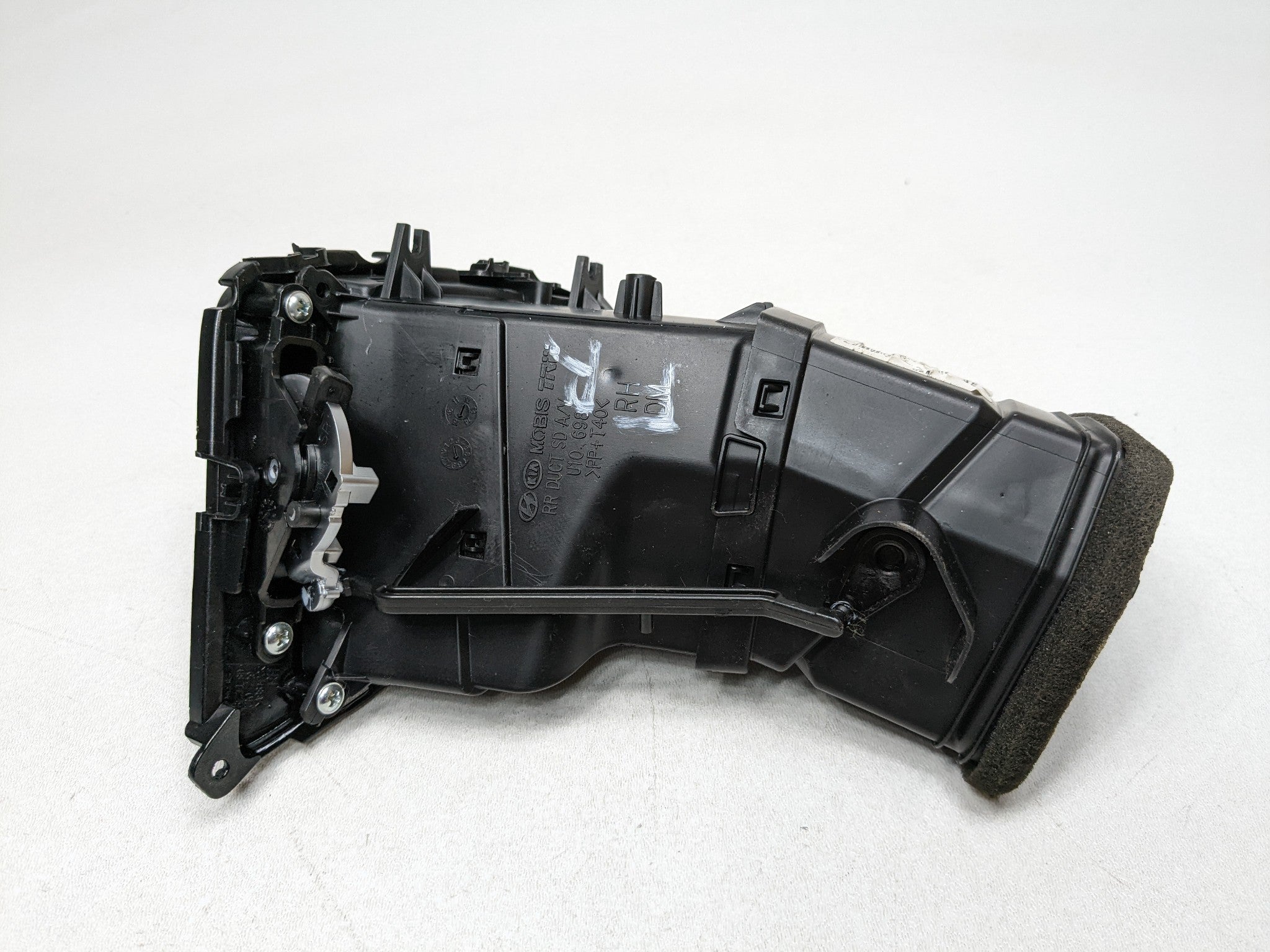 2013 - 2016 HYUNDAI SANTA FE OEM FRONT RIGHT PASSENGER SIDE AIR VENT BLACK