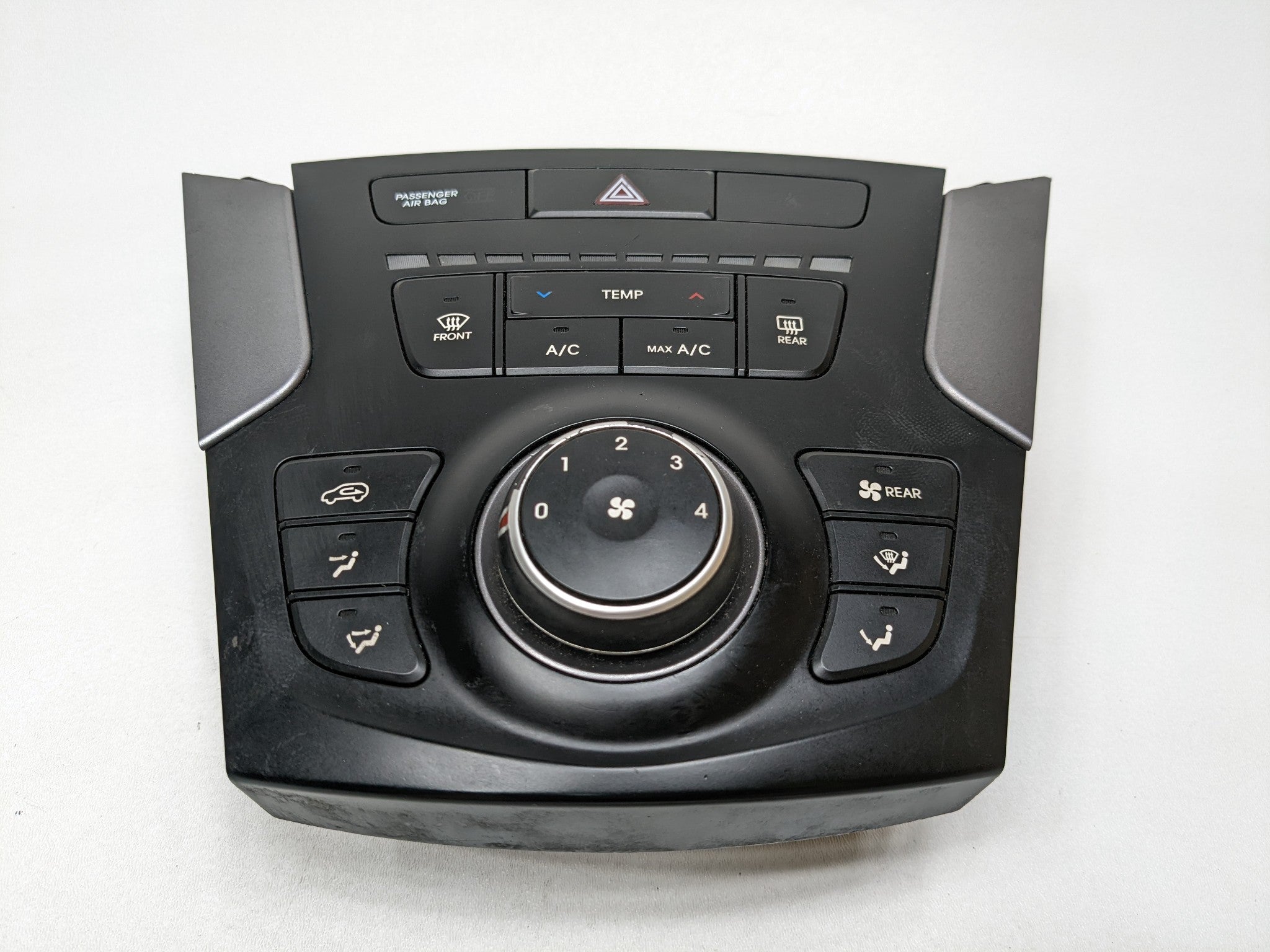 2013 - 2016 HYUNDAI SANTA FE OEM FRONT AC TEMPERATURE CONTROLLER BLACK