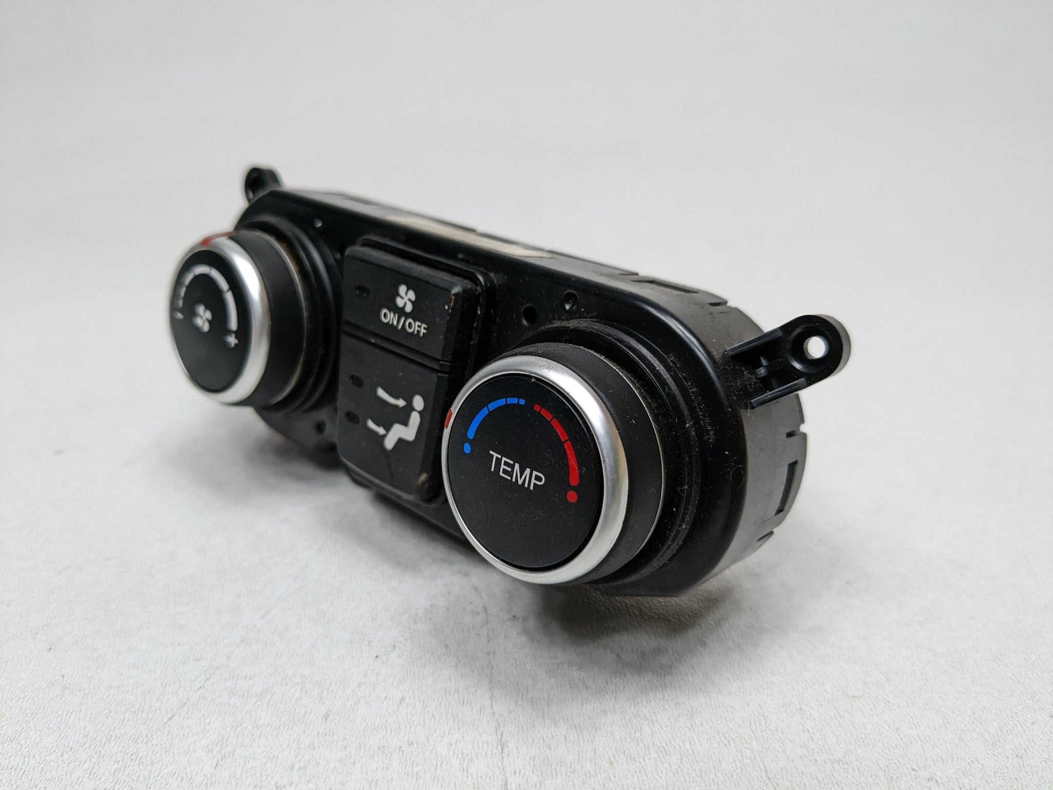 2013 - 2016 HYUNDAI SANTA FE OEM REAR AC TEMPERATURE CONTROLLER BLACK