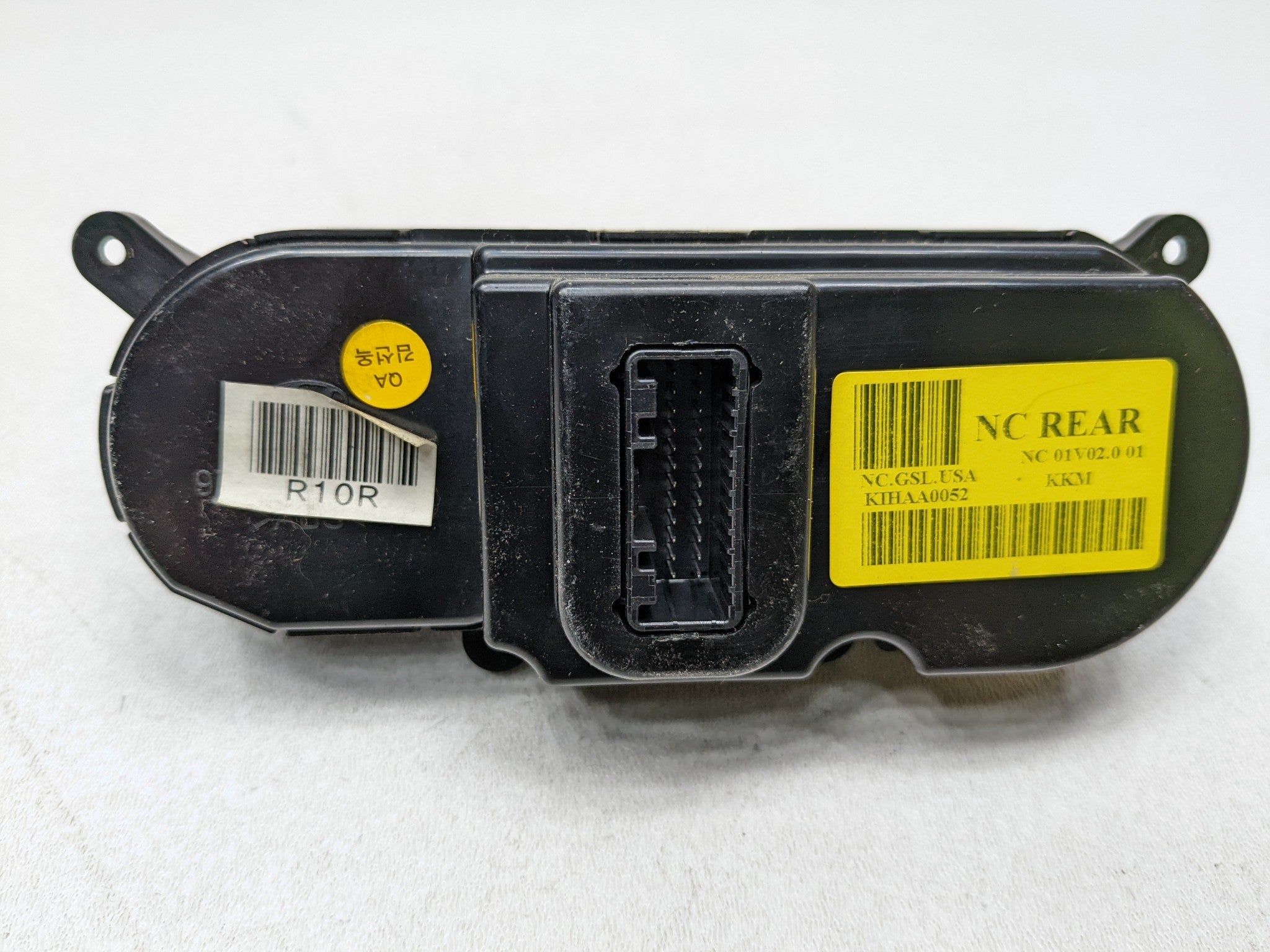 2013 - 2016 HYUNDAI SANTA FE OEM REAR AC TEMPERATURE CONTROLLER BLACK