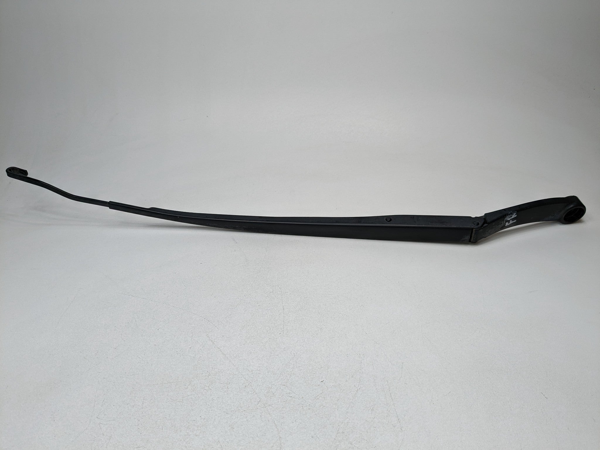 2013 - 2016 HYUNDAI SANTA FE OEM WINDSHIELD WIPER ARM FRONT RIGHT PASSENGER SIDE