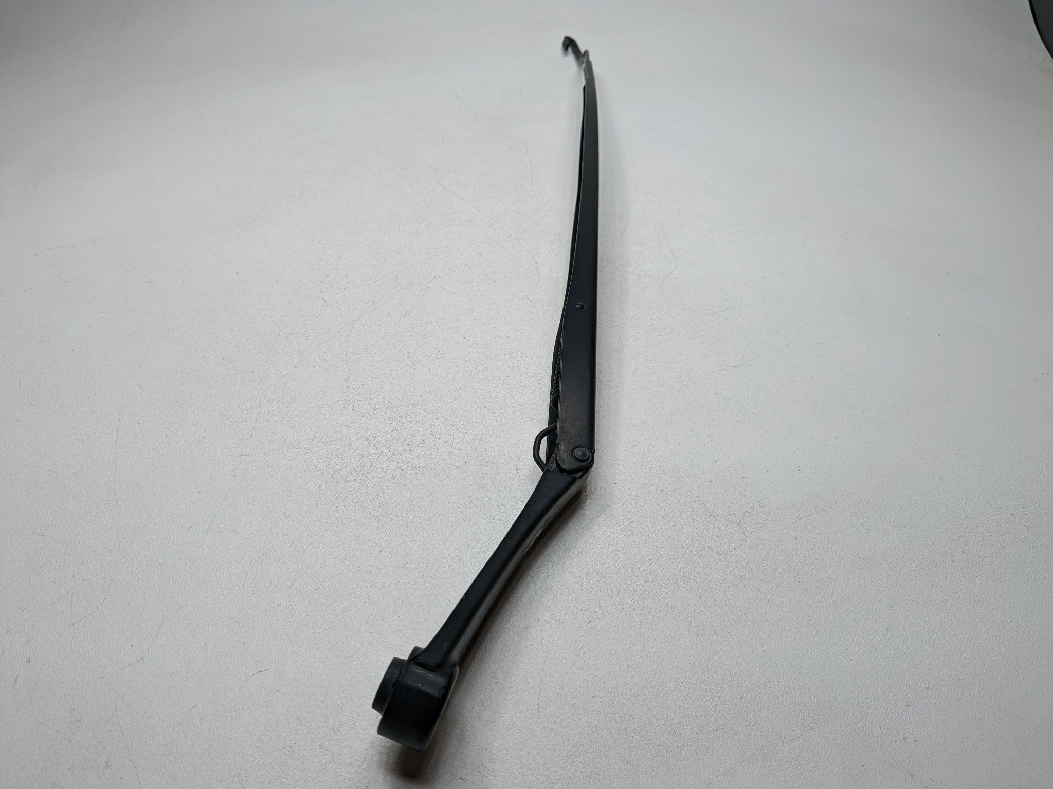 2013 - 2016 HYUNDAI SANTA FE OEM WINDSHIELD WIPER ARM FRONT RIGHT PASSENGER SIDE