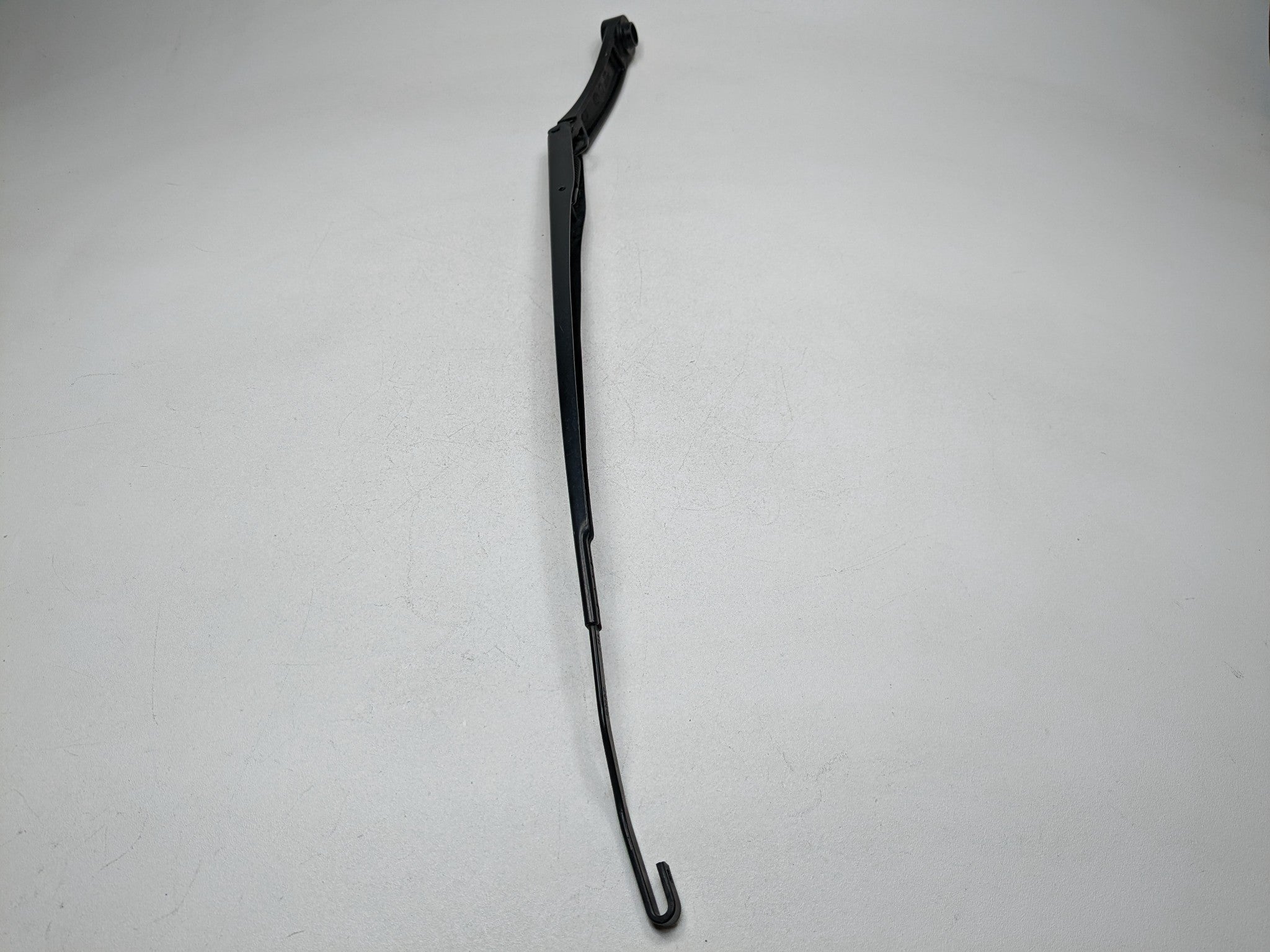 2013 - 2016 HYUNDAI SANTA FE OEM WINDSHIELD WIPER ARM FRONT RIGHT PASSENGER SIDE
