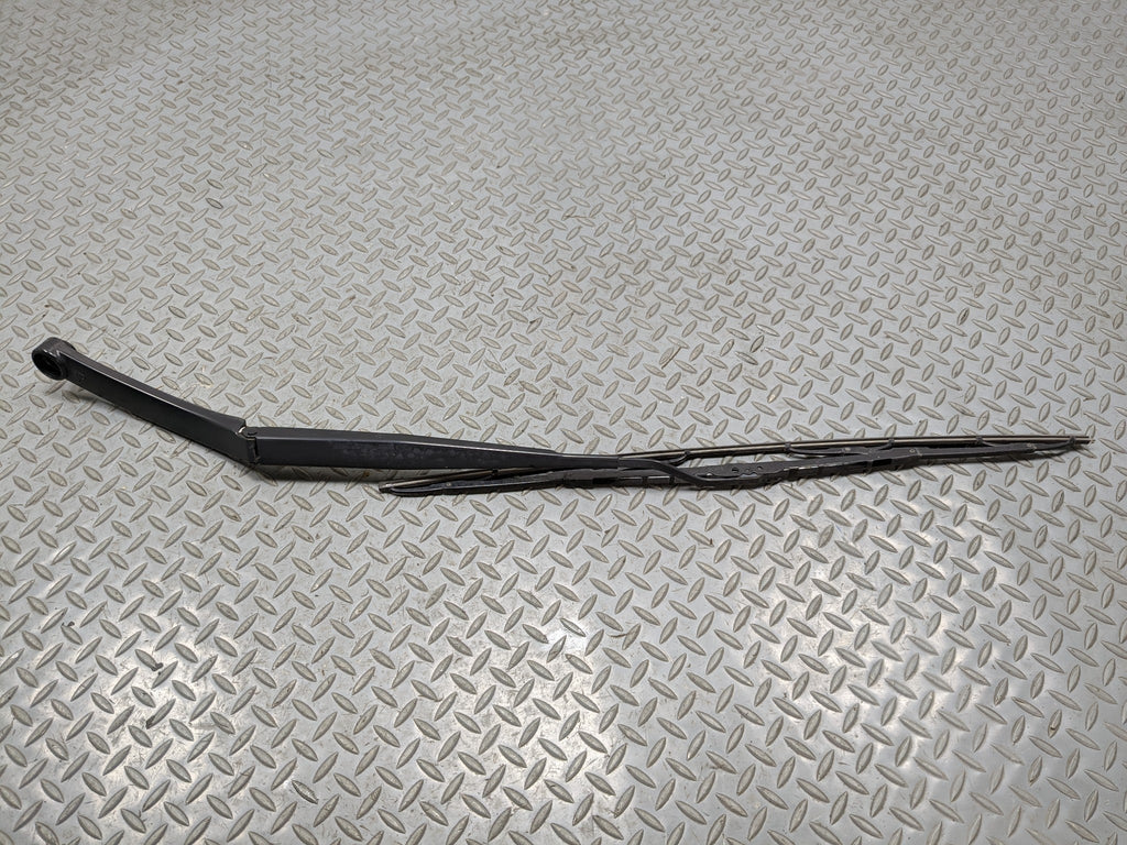 2013 - 2016 HYUNDAI SANTA FE WINDSHIELD WIPER ARM WITH BLADE FRONT LEFT SIDE