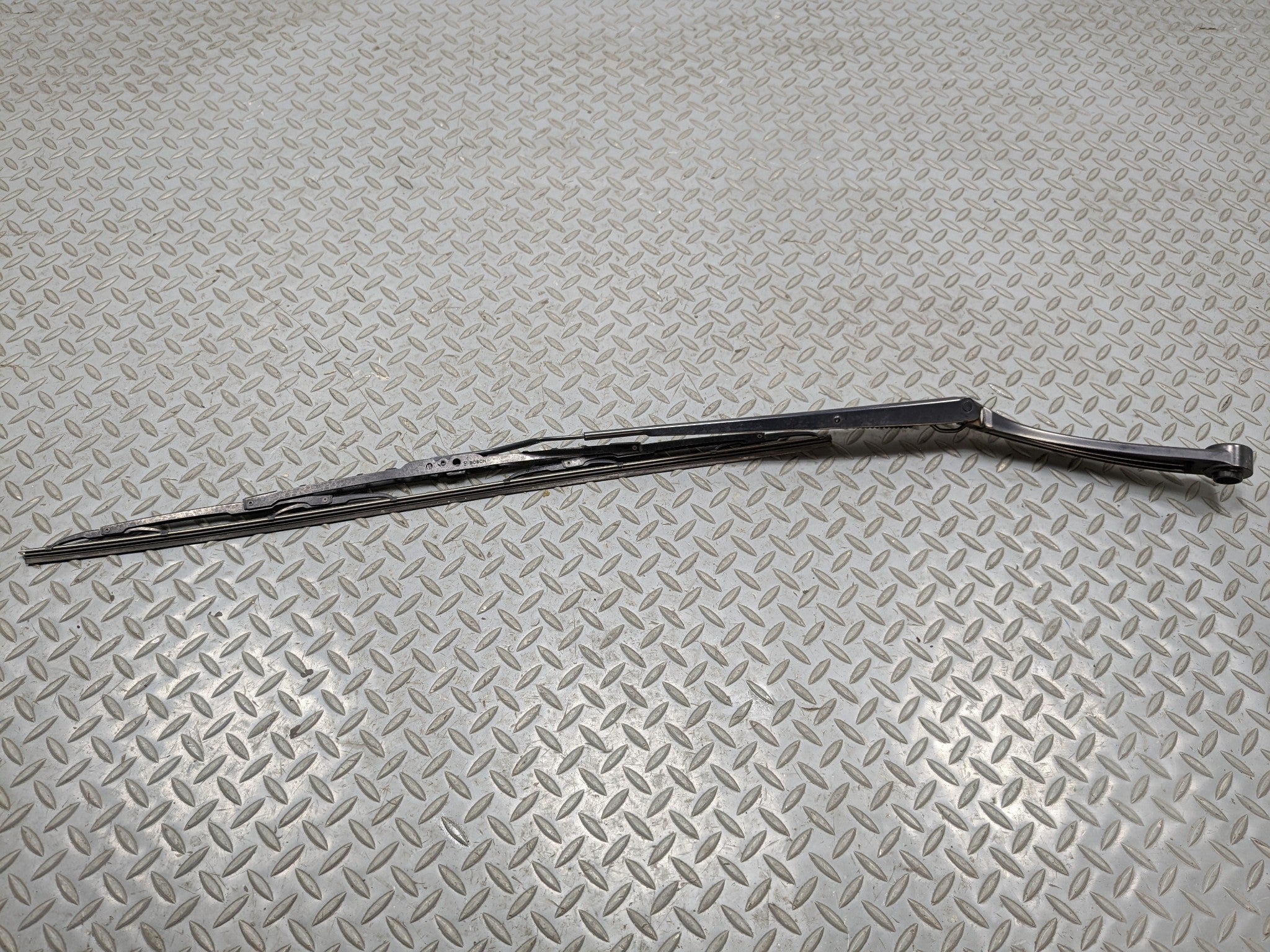 2013 - 2016 HYUNDAI SANTA FE WINDSHIELD WIPER ARM WITH BLADE FRONT LEFT SIDE