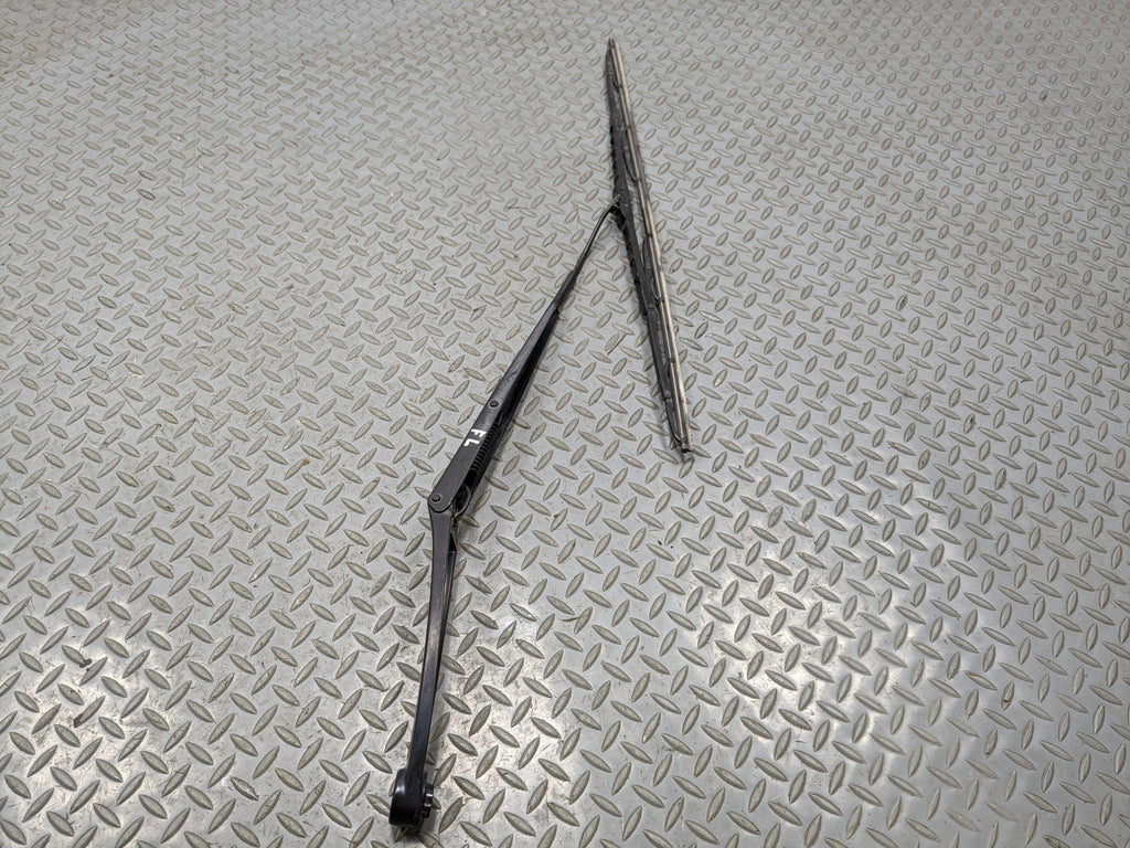 2013 - 2016 HYUNDAI SANTA FE WINDSHIELD WIPER ARM WITH BLADE FRONT LEFT SIDE