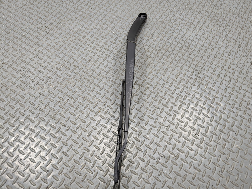 2013 - 2016 HYUNDAI SANTA FE WINDSHIELD WIPER ARM WITH BLADE FRONT LEFT SIDE