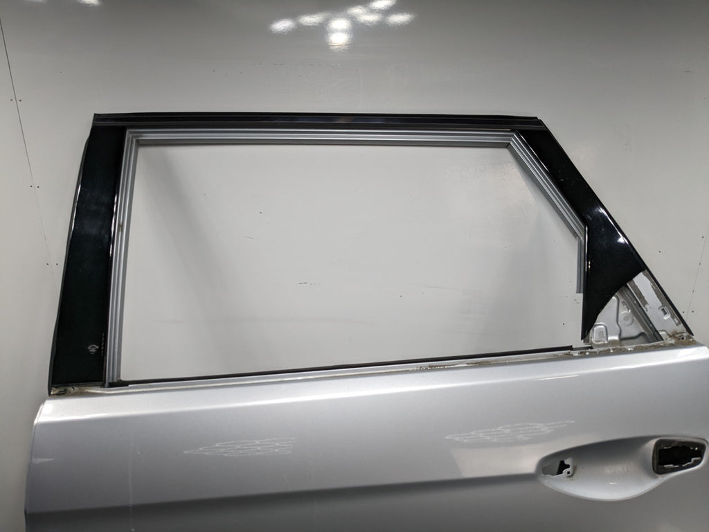 2013 - 2016 HYUNDAI SANTA FE OEM DOOR SHELL PANEL CIRCUIT SILVER REAR LEFT SIDE