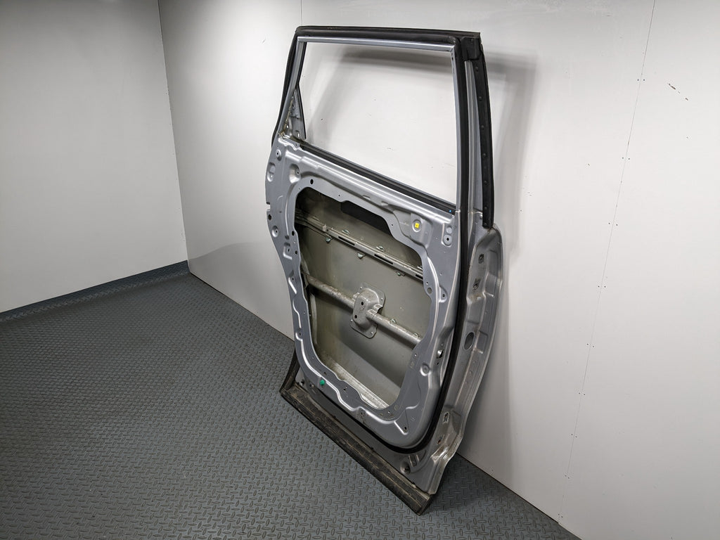 2013 - 2016 HYUNDAI SANTA FE OEM DOOR SHELL PANEL CIRCUIT SILVER REAR LEFT SIDE