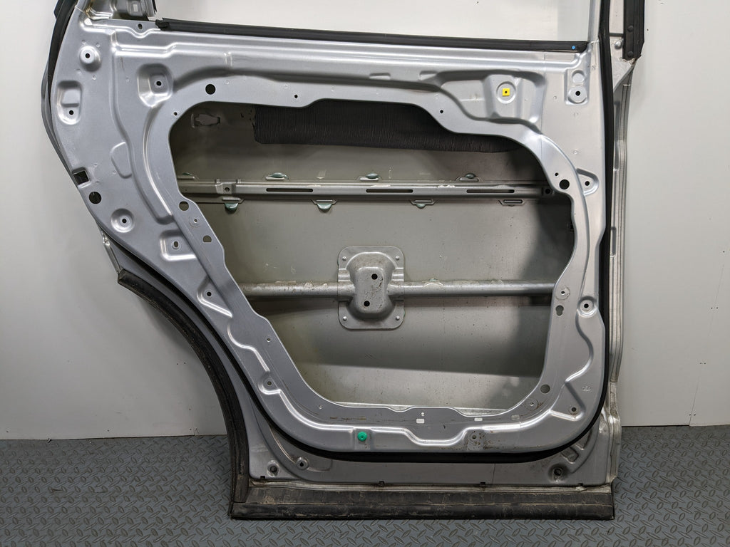2013 - 2016 HYUNDAI SANTA FE OEM DOOR SHELL PANEL CIRCUIT SILVER REAR LEFT SIDE