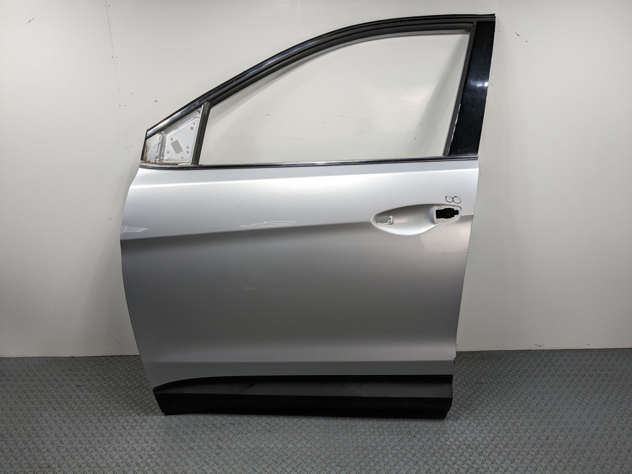 2013 - 2016 HYUNDAI SANTA FE OEM DOOR SHELL PANEL CIRCUIT SILVER FRONT LEFT SIDE