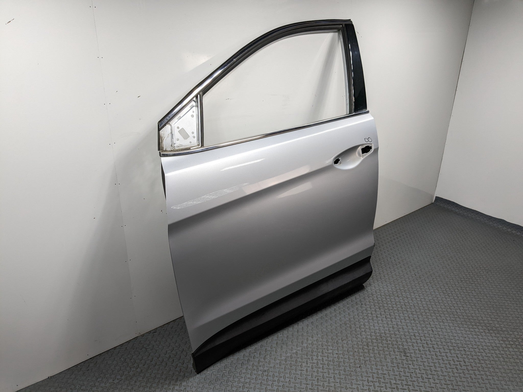 2013 - 2016 HYUNDAI SANTA FE OEM DOOR SHELL PANEL CIRCUIT SILVER FRONT LEFT SIDE
