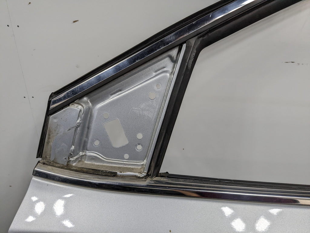2013 - 2016 HYUNDAI SANTA FE OEM DOOR SHELL PANEL CIRCUIT SILVER FRONT LEFT SIDE