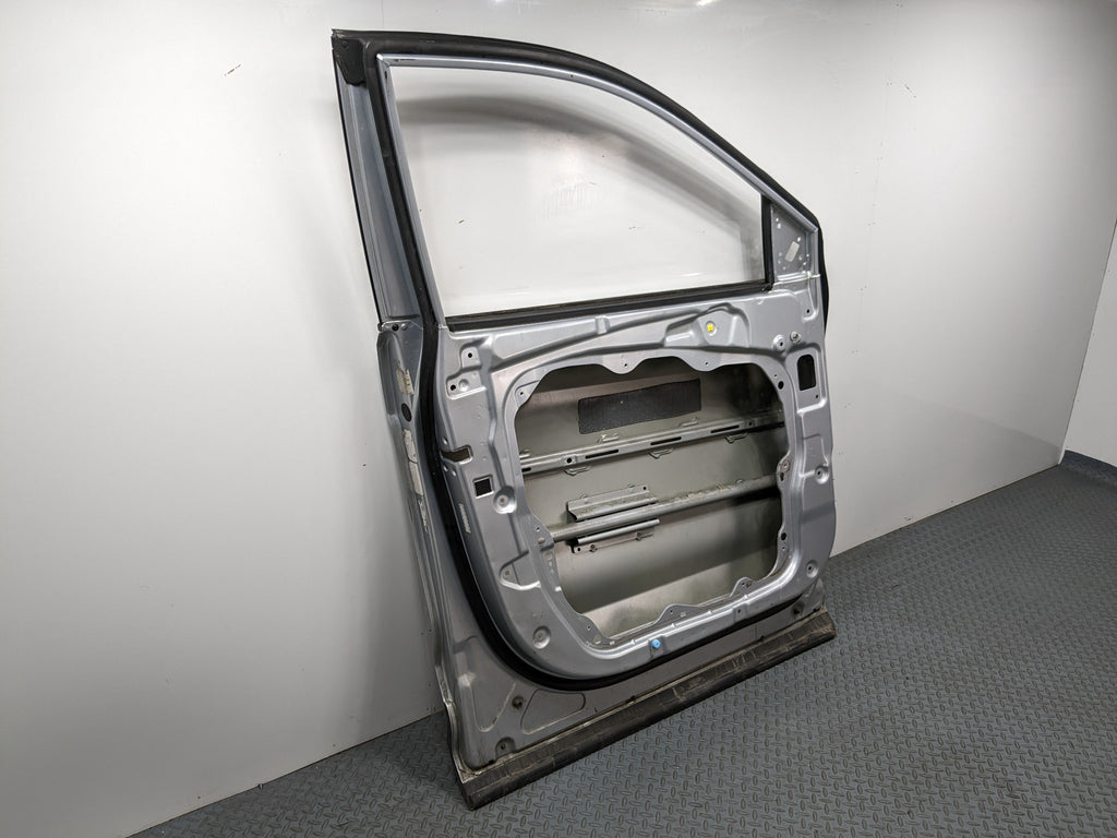 2013 - 2016 HYUNDAI SANTA FE OEM DOOR SHELL PANEL CIRCUIT SILVER FRONT LEFT SIDE