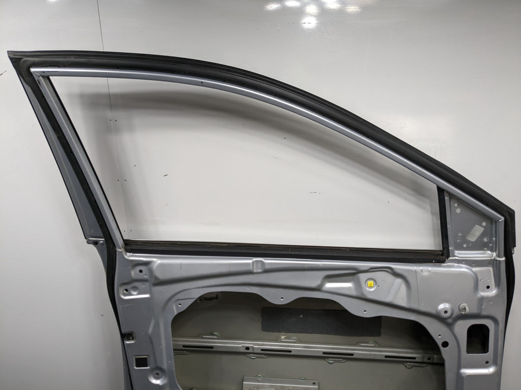 2013 - 2016 HYUNDAI SANTA FE OEM DOOR SHELL PANEL CIRCUIT SILVER FRONT LEFT SIDE
