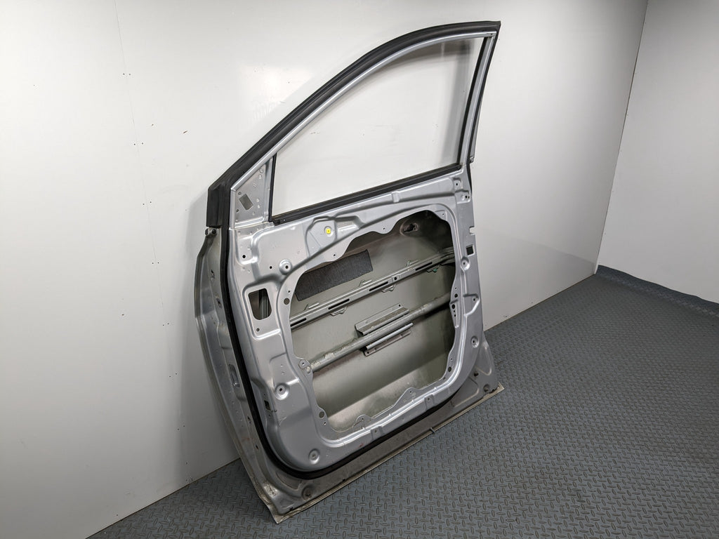 2013 - 2016 HYUNDAI SANTA FE OEM DOOR SHELL PANEL CIRCUIT SILVER FRONT RIGHT