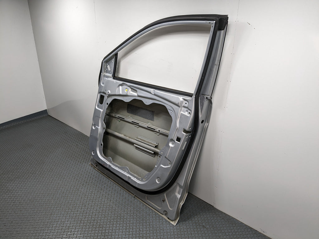 2013 - 2016 HYUNDAI SANTA FE OEM DOOR SHELL PANEL CIRCUIT SILVER FRONT RIGHT